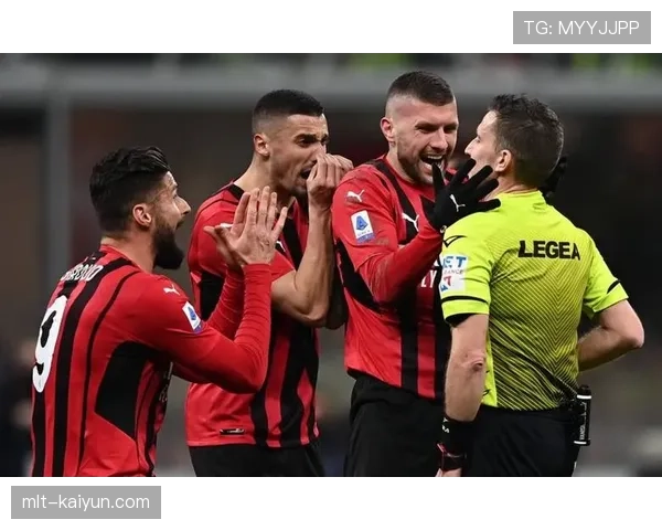 通讯:现场记录——当控球率数字在圣西罗大屏幕跳动时,双方球迷的反应 通讯:现场记录——当控球率数字在圣西罗大屏幕跳动时,双方球迷的反应